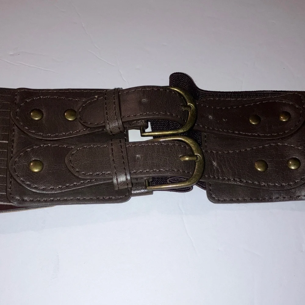 Double Buckle Adjustable‎ Brown Belt -faux leather and elastic M/L